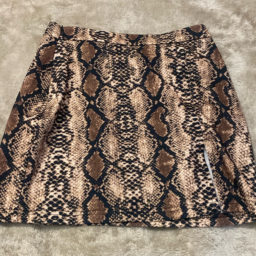 SHEIN Snake Pattern Split Skirt